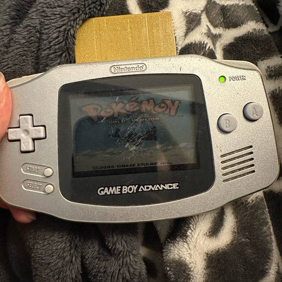 Game boy advance with Pokémon gold - Picture 3 of 3